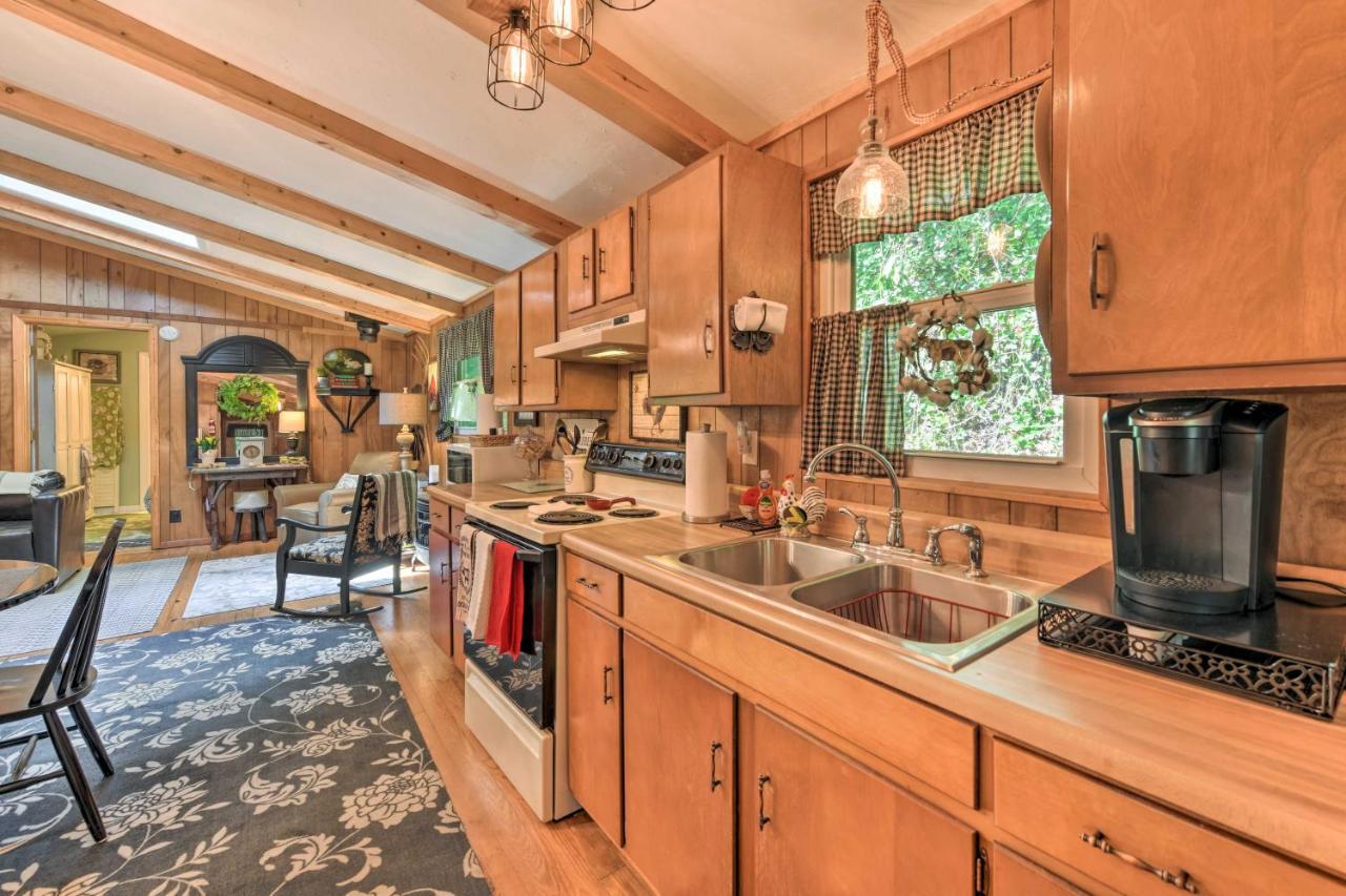 Tranquil Creekside Cottage With Deck And Lanai Franklin Exterior foto